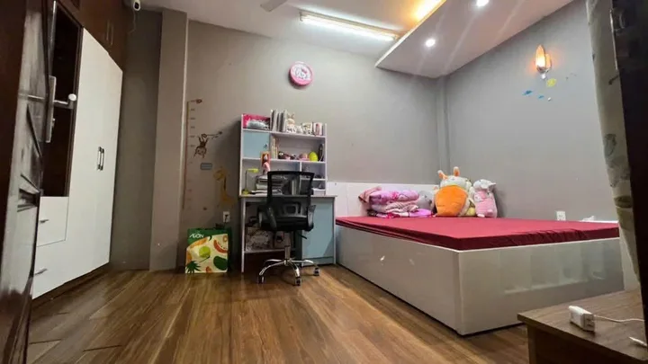 Cho thuê Nhà   Tây Sơn 50M² 4 Tầng 5 Ngủ - Ô Tô Đỗ Cửa - Ở, Kinh Doanh VP - Giá Thuê 22tr