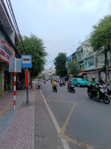 BÁN NHÀ MẶT TIỀN KD GẦN CẦU CHÀ VÀ, SÁT VÁCH QUẬN 5, KẾ BÊN CHỢ XÓM CỦI, SHR