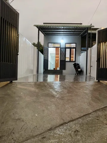 Nhà trệt lững Phú Hoà (phường Phú Lợi-TP.HCM) mt đường 8m thông hẻm 293 Nguyễn Thị Minh Khai cách trường cấp 2 phú hòa chỉ 500m.cách chợ nhỏ hẻm 93 chỉ 600m