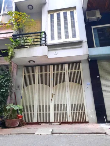 Cho thuê nhà ngõ 91 NGUYỄN CHÍ THANH, Đống Đa. 18 triệu/tháng. Cho thuê: Hộ gia đình, Văn phòng.