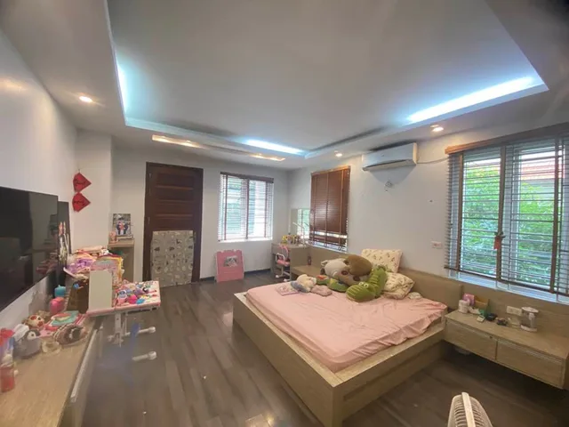 BÁN BIỆT THỰ VIỆT HƯNG, LONG BIÊN 200M2- 4 Tầng- AN SINH ĐỈNH- NHỈNH 50 Tỷ