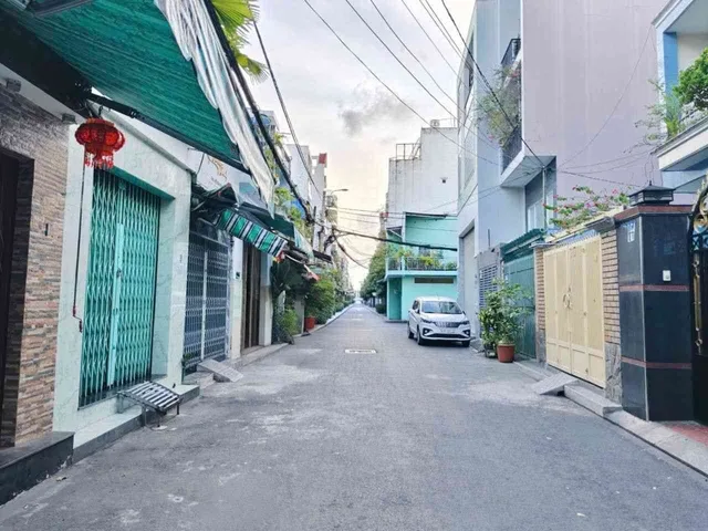 NHÀ LÝ THƯỜNG KIỆT - CÁCH MẠNG THÁNG 8 - 2 TẦNG - 55M² - CĂN GÓC 2 MẶT TIỀN - GIÁ 7.5 TỶ