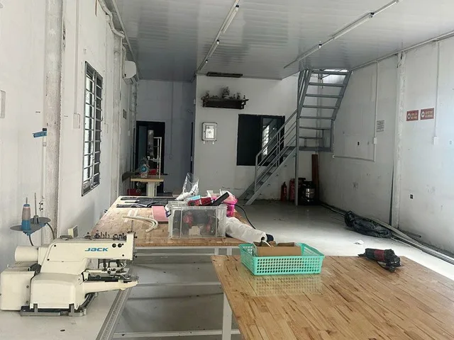Cần bán 103m2 nhà khung 2 tầng đầu Phố Lý Thánh Tông Gia Lâm, ở hoặc thuê đều hợp lý