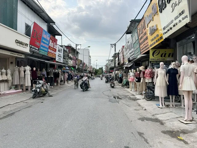 Bán Đất Tặng Nhà C4 Mặt Phố Chợ Ninh Hiệp 80m2 - Trung Tâm Buôn Bán Sầm Uất Nhất