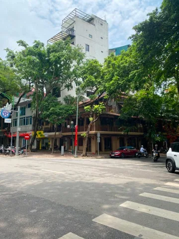 🔥LÊ VĂN HƯU-SÁT PHỐ-GẦN Ô TÔ ĐỖ-FULL NỘI THẤT-THANG MÁY-DT 30M -14 T.Ỷ(có TL)💥💥🌹