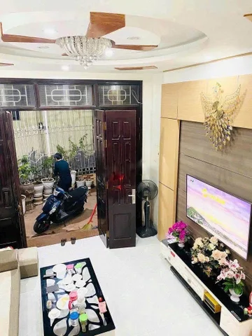 Cho thuê nhà TRẦN BÌNH, Hồ Tùng Mậu. 17 triệu/ tháng. Cho thuê: Hộ gia đình, Văn phòng, KD Onl, nhóm bạn đi làm