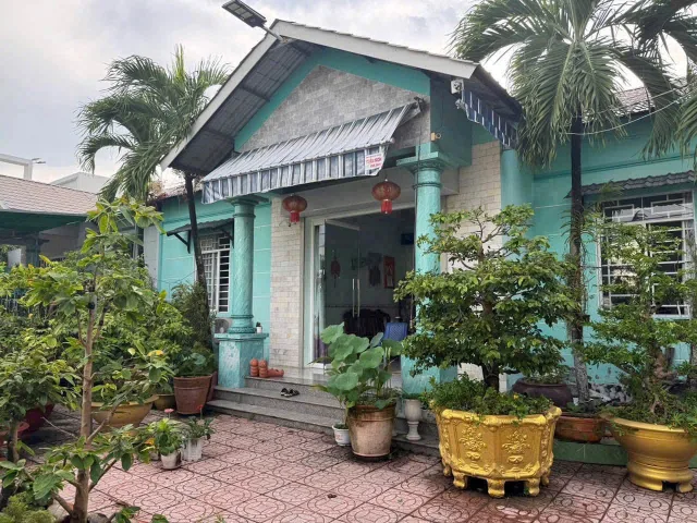 Bán nhà 325.5m2 có sẵn 325.5 m2 thổ cư giá 4.9 tỷ tại Đường Số 1 KDC Hoàn Hảo Phường Thanh Đức, tỉnh Vĩnh Long