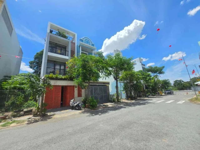 Bán Nhà riêng 110m2 kdc The seasons Lái Thiêu bgay cạnh  St Lotte hoàn công chuẩn