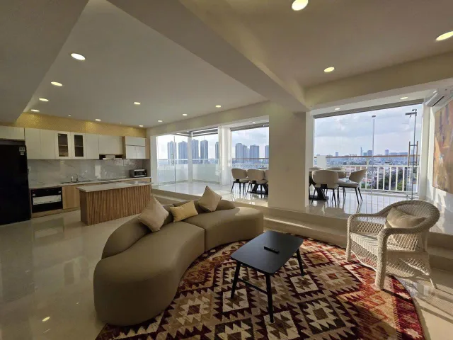 BDS HVL LVCC CHO THUÊ PENTHOUSE ĐỆ NHẤT VIEW SKY GARDEN 3, 6 PN, 6 WC, 4 MASTER, GIÁ 168 TRIỆU.