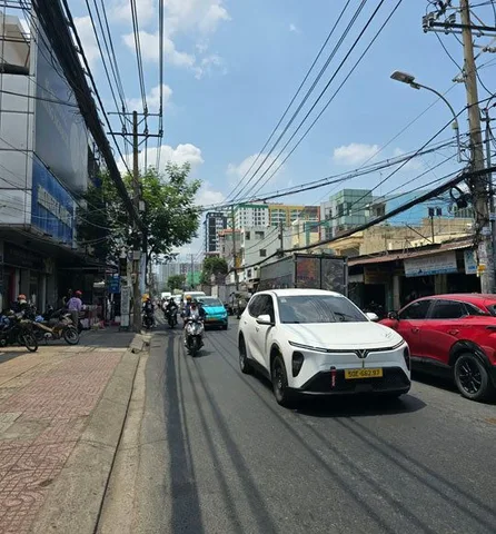 Bán gấp nhà mặt tiền kinh doanh đường Âu Cơ, Tân Bình, 68m2, hơn 11 tỷ TL