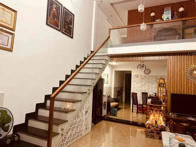 Bán nhà 2 tầng mặt tiền hòa mỹ 8 📌📌📌Làm việc trực tiếp giá tốt !!!