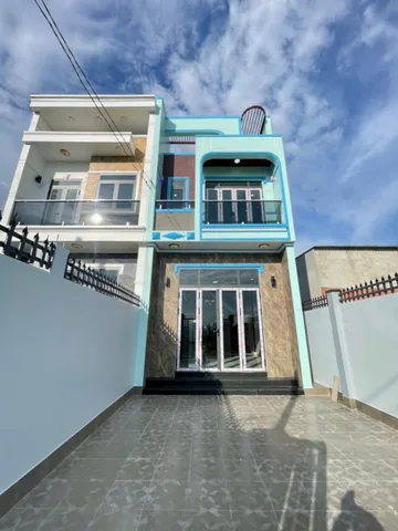 Bán nhà mặt tiền đường số 3, Tân Thông Hội dt 125m2 full thổ , 1 lầu , 3pn, 3wc giá 3,8 tỷ