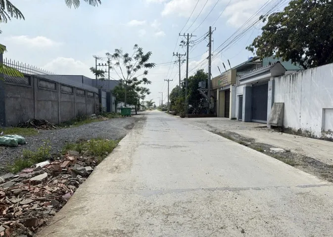 Đất Full thổ 1500m2 (27x56) MT đan ấp 4, Tân Bửu, Bến Lức, Long An, giá 13 triệu/m2 TLCC