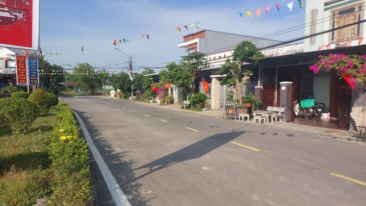 Trục chính 27 đường Phan Chu Trinh, tt Phú Tịnh
