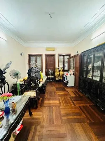 Phố VIP! Yên Lãng ,Phân Lô,Oto Tránh,Vỉa hè Kinh Doanh,DT:70m2 x 5Tầng,MT: 5.1m,Giá: 31.5 tỷ Đống Đa