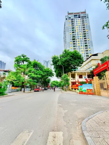 Bán Nhà riêng 50m2 có sẵn 50 m2 thổ cư giá 17 tỷ tại Đường Văn Quán Phường Văn Quán Quận Hà Đông Hà Nội