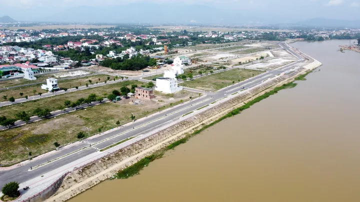Bán Đất 6 m (dài) x 21m (rộng) = 126m² đất ở tại đô thị thổ cư giá 3.15 tỷ tại Đường Võ Thị Sáu Thị trấn Diên Khánh Huyện Diên Khánh Khánh Hòa.