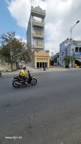 Bán MẶT TIỀN KINH DOANH CỰC ĐỈNH KHU DÂN CƯ  HIỆN HỮU – ĐƯỜNG HAI BÀ TRƯNG TTHC DĨ AN - GẦN QL1K DĨ AN - NHÀ 5 TẦNG FULL NỘI THẤT CAO CẤP