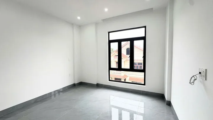 Cực rẻ chưa đến 3 tỷ nhà 4 tầng ngõ thông oto đỗ cửa ngay trường cấp 1 Hùng Vương, Hồng Bàng