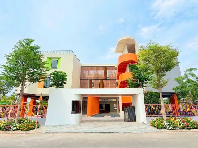 ĐẤT KINH DOANH ĐẸP EPIC TOWN – CẠNH NGÃ TƯ- VIEW CỔNG TRƯỜNG - GÍA RẺ