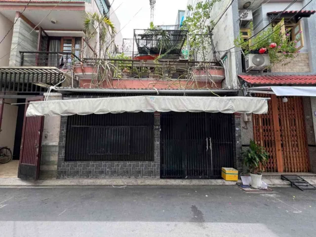 Diện tích: Thông số vàng cực hiếm (Ngang khủng 6m x Dài 14.5m). Bề ngang bự chà bá, khuôn đất rộng rãi lý tưởng để khách mua thiết kế xây dựng biệt thự mini,