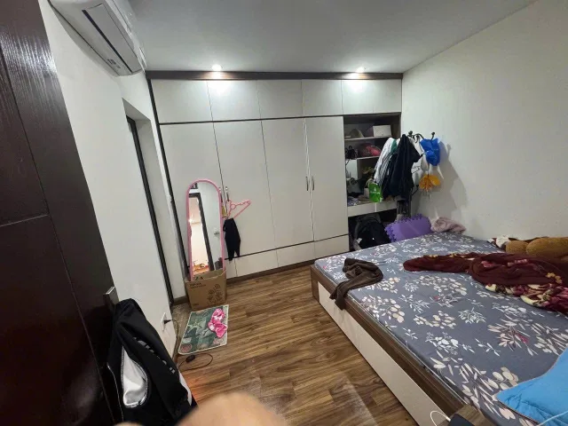 Chính chủ cần bán CHCC Lộc Ninh Chúc Sơn, 61m2 tầng trung view thoáng, 2pn2vs, chỉ 3 tỷ.