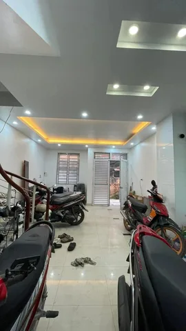NHỈNH 6 TỶ - Ô TÔ ĐỖ CỬA, CÁCH NGÔI SAO HOÀNG MAI ~100M