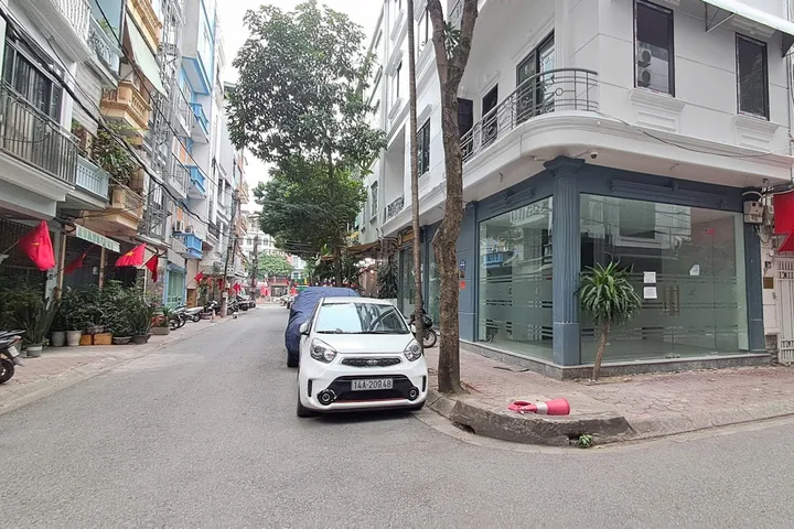 Cho thuê nhà MẠC THÁI TỔ, Cầu Giấy. 50 triệu/tháng. Cho thuê: Văn phòng, Trung tâm giáo dục, Spa, Thẩm mỹ viện, Mỹ phẩm, Trưng bày...