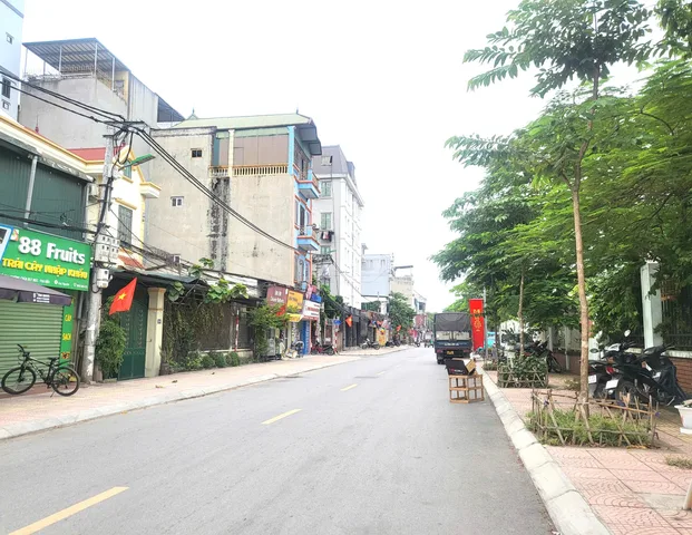 Bán nhà MP CHÙA BỤT MỌC. Lô góc, đường oto tránh. 6 tầng THANG MÁY. Kinh doanh tấp nập ngày đêm.