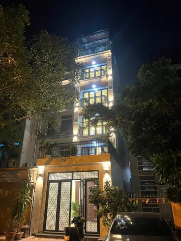 Nhà đẹp Ngô Gia Tự 100m², mặt tiền 4,5m, vỉa hè 10m, 6 tầng thang máy dọn đồ về ở