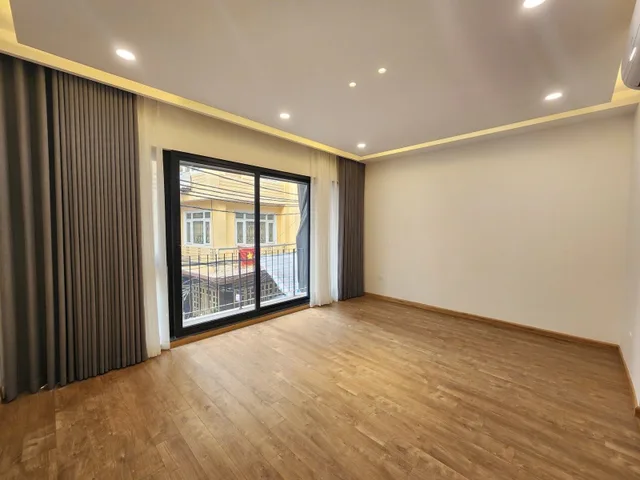 BÁN NHÀ PHÂN LÔ VÕNG THỊ – THANG MÁY – Ô TÔ TRÁNH – KINH DOANH – CHỈ 200M RA HỒ TÂY