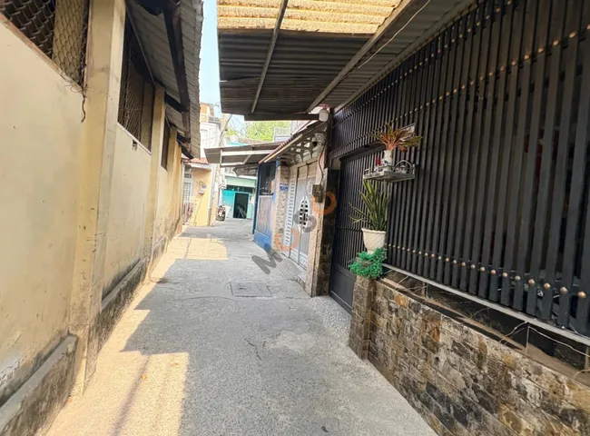 Bán Nhà riêng 184.3m2 có sẵn 184.3 m2 thổ cư giá 11.5 tỷ tại Đường số 30 Phường 6 Quận Gò Vấp TP. Hồ Chí Minh