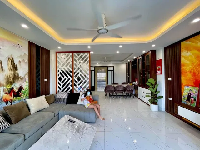 BÁN GẤP NHÀ PHỐ HOÀNG VĂN THÁI – 7 TẦNG THANG MÁY – 61M² – MT 5M – CHỈ 20 TỶ