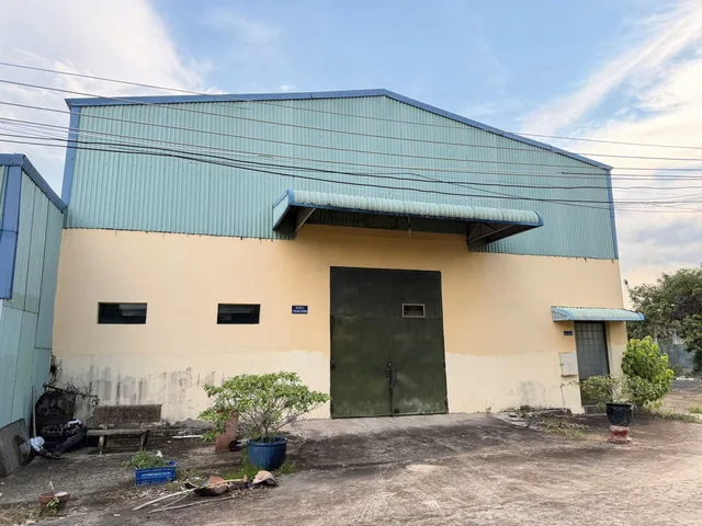 Bán Kho, nhà xưởng 9700m2 có sẵn 1000 m2 thổ cư giá 45 tỷ tại Đường Số 7 - Phường 6 Phường 6 Thành phố Tân An Long An