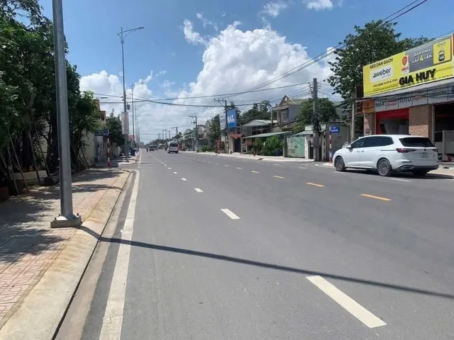 Chủ gửi bán lô đất đẹp phù ycho AC nào kinh doanh, xây ở, đặt biệt buôn bán rất ok!