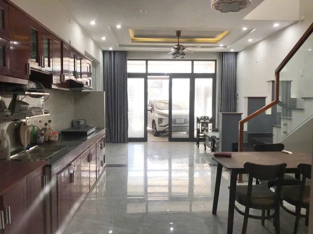Cho thuê Nhà 2 tầng mặt tiền Đa Mặn Đông, gần Crowne Plaza