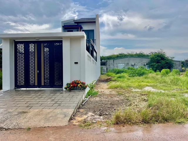 Bán Đất 500m2 có sẵn 120m2 thổ cư giá 395tr, cách TTHC Chơn Thành đúng 2 phút đi xe.