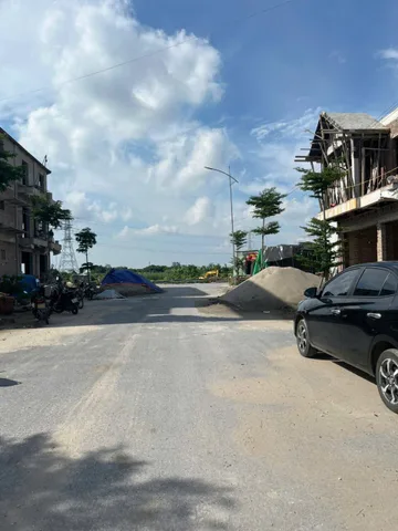 Chính Chủ Gửi Bán Tái Định Cư Lạc Hồng 77m2, Đối Diện Nhà Văn Hoá Giáp Đường Gom Vành Đai 4 : 0835459289