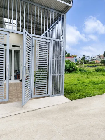 Bán Nhà riêng 123m2 có sẵn 124 m2 thổ cư giá 2.2 tỷ tại Đường Nguyễn Tri Phương Thị trấn Liên Nghĩa Huyện Đức Trọng Lâm Đồng