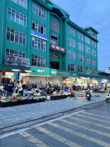 NHÀ DÂN XÂY MỚI 5 Tầng • NGỌC THUỴ BỒ ĐỀ • NGÕ THÔNG Ô TÔ 7 CHỖ ĐỖ CỔNG • FULL NỘI THẤT CHỈ 8TỶ • SẴN XÁCH VALY VÀO Ở NGAY