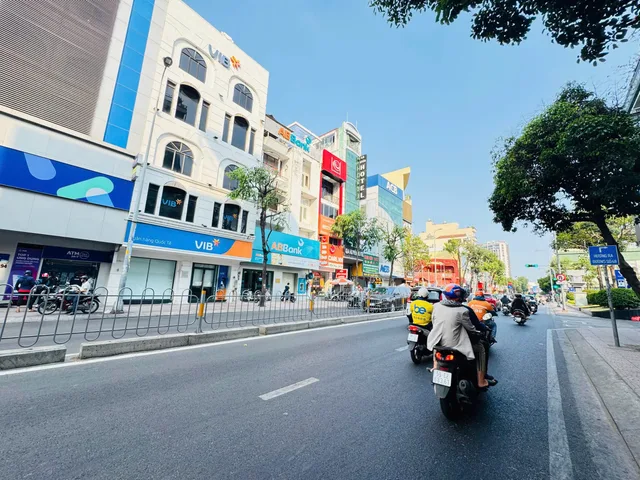 Bán Nhà Mặt Tiền 180 Khánh Hội, Phường 6, Quận 4