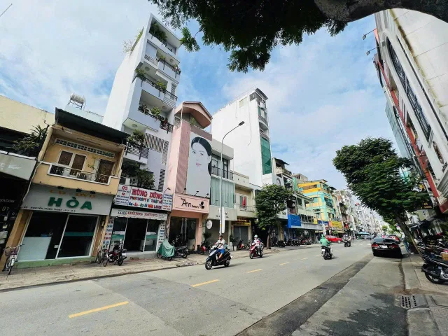 Bán Nhà Mặt Tiền 5 Nguyễn Thiện Thuật, P2, Quận 3
