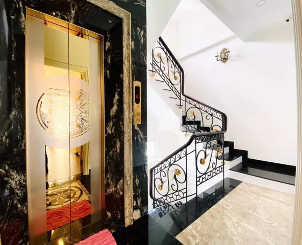 Bán Nhà Mặt Tiền 103 Nguyễn Thái Bình, P4, Tân Bình