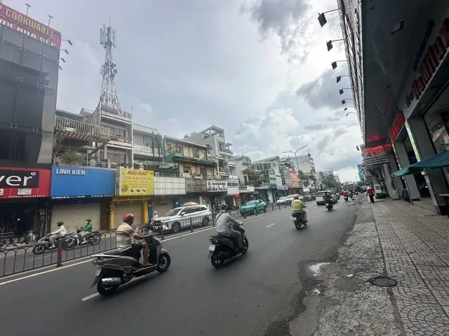 Bán Nhà Mặt Tiền 529 Hoàng Văn Thụ, Phường 4, Tân Bình