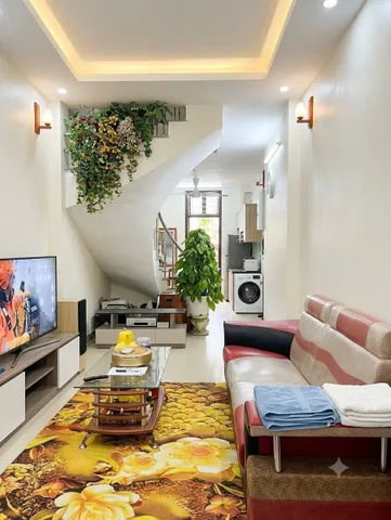 Bán nhà 5 Tầng 62m2 giá chỉ 5,5 tỷ ngay UBND xã Xuân Canh sát KĐT Vin Cổ Loa