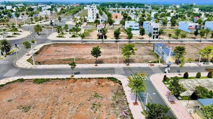 Sổ riêng sẵn với diện tích 75m2, hơn 39 tiện ích. Gần KCN Tân Bình, trả trước 239trieu