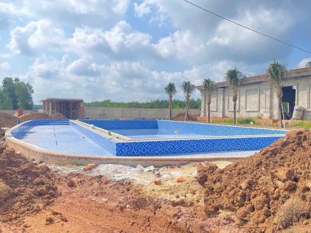 Tầm 2 tỷ có nhà 3 tầng 70m², đường 7m. Sổ sẵn