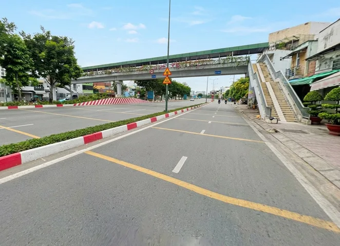 O2807* Đất thổ cư mặt tiền Phạm Văn Đồng hướng TN 23.x tỷ