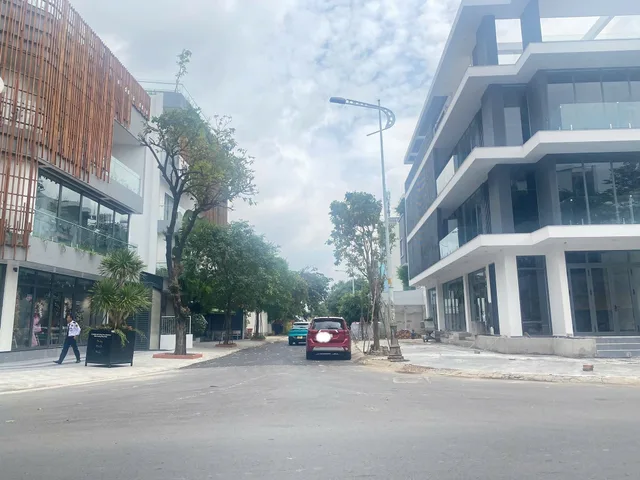 BÁN NHÀ KDC ĐÔNG THỦ THIÊM Quận 2 phường Bình Trưng Đông ngang 6m x 18m), sàn: 273m2, GÍA bán TLCC
