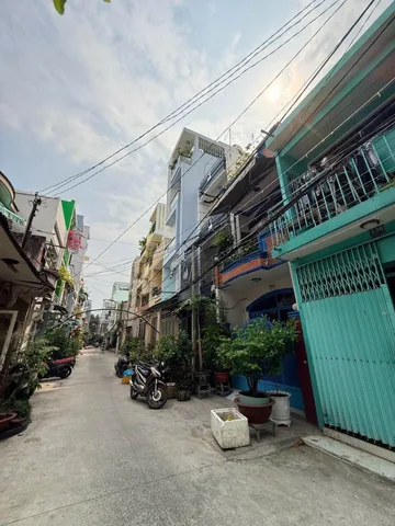 BÁN NHÀ KẾ CHỢ BÀ CHIỂU BÌNH THẠNH 60M² 3 TẦNG HẺM XE HƠI GIÁP QUẬN 1 7,49 TỶ